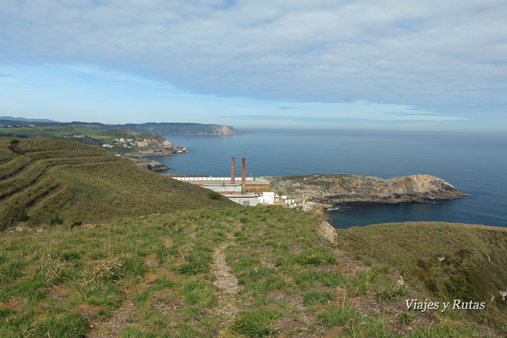 Ruta de Pinos Altos entre Salinas y Arnao, Asturias