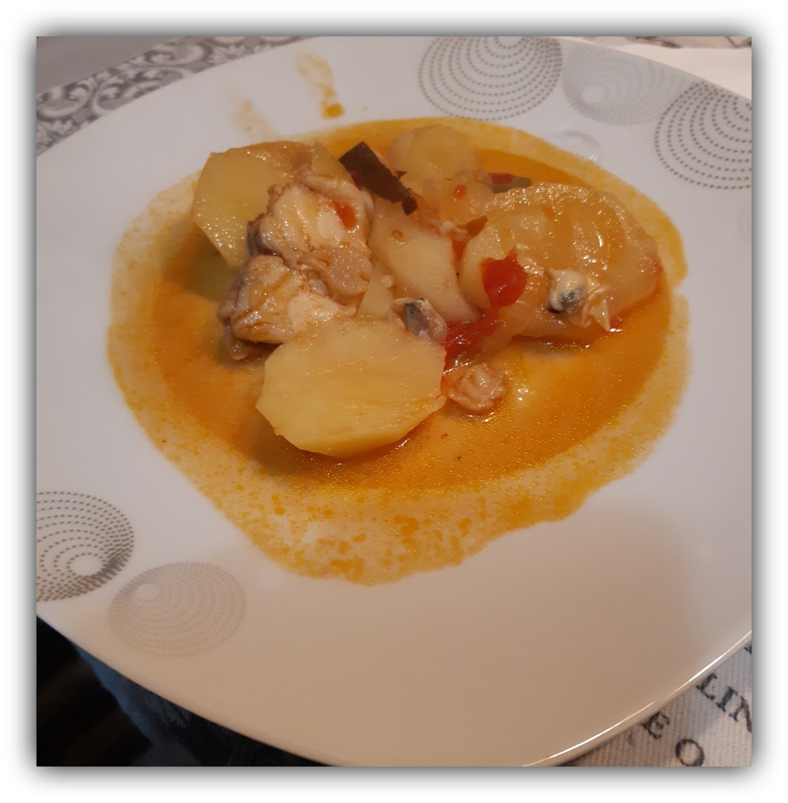 À mesa.pt CALDEIRADA DE TAMBORIL (4/6 pax)