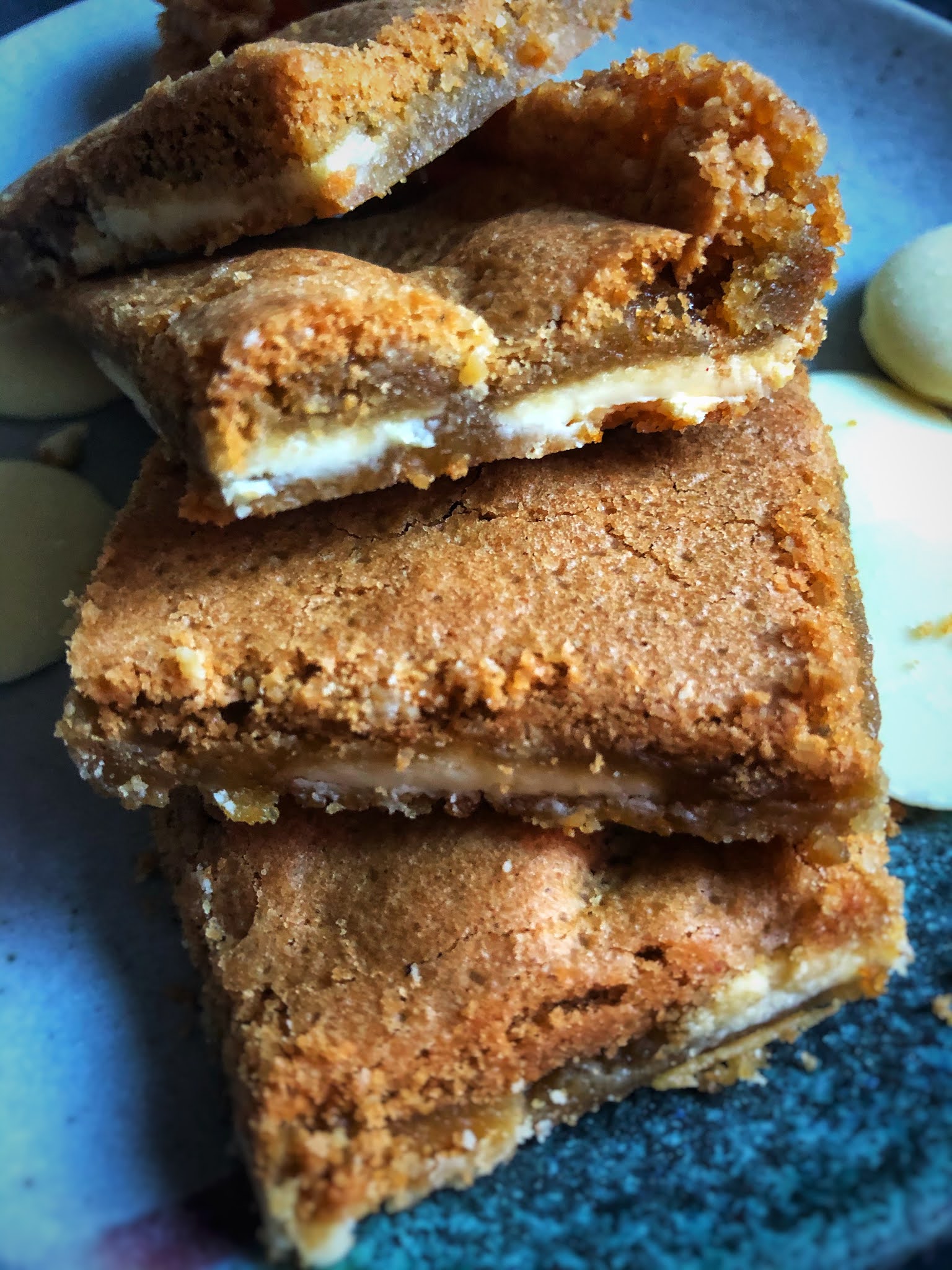 DEMERARA SUGAR AND WHITE CHOCOLATE COOKIE TRAY BAKE The Very Busy Isy