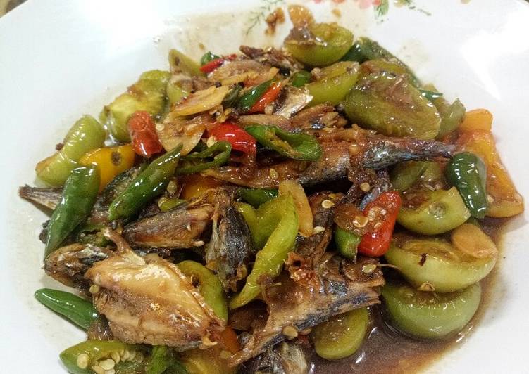 Resep Tumis Peda Tomat Hijau yang Enak dan Bikin Nagih