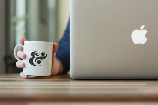 Download Coffee Mug Mockup PSD Terbaru Gratis - Mug Mockup With Apple Macbook Pro
