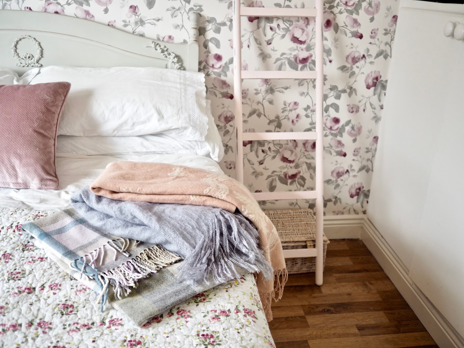 Ikea hack DIY blanket ladder The dainty dress diaries