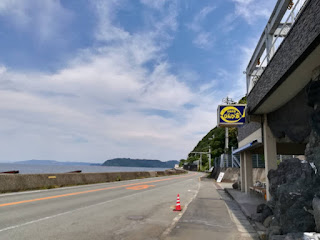 海の前の定食屋