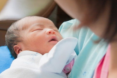 Doa Setelah Mengumandangkan Adzan Di Telinga Bayi Baru Lahir