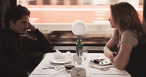 imagem-casal%2Ba%2Bmesa.gif
