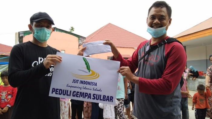 SD IT Nurul Jannah Peduli Bencana Banjir Sulawesi Barat
