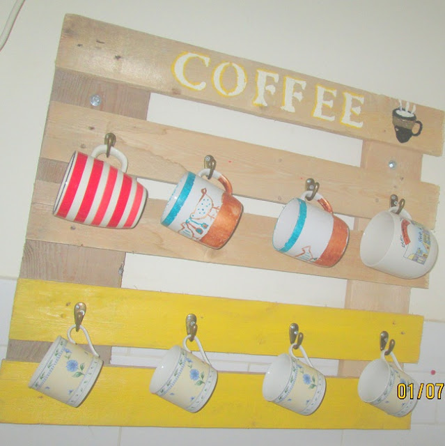 5 - מתלה לספלי קפה