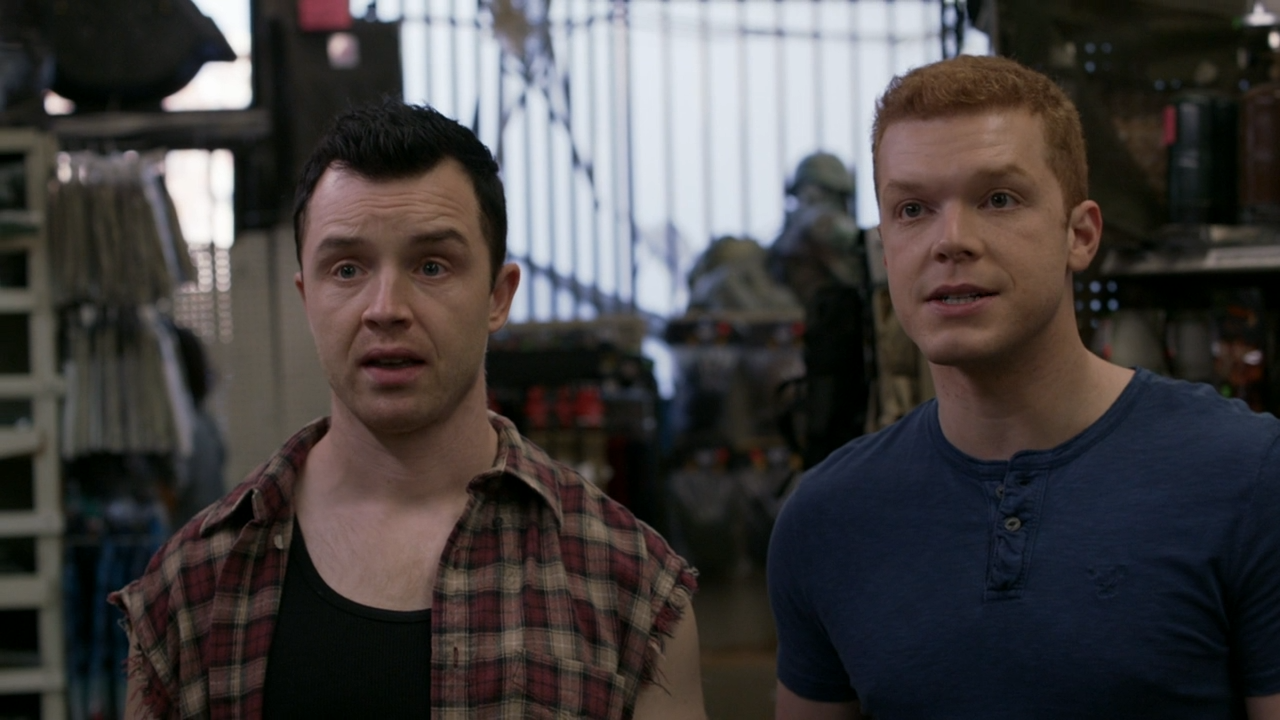 Cameron Monaghan on Shameless (2021) .