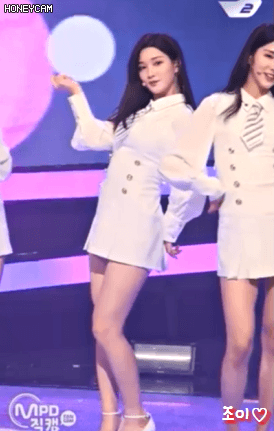라붐에서 막내이지만 가장 섹시한 율희.gif | 인스티즈