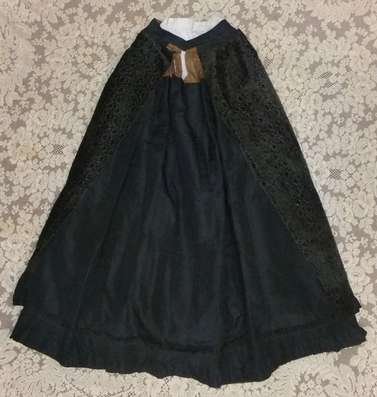 All The Pretty Dresses: Detailed Black Bustle Era Gown with Fabulous Print