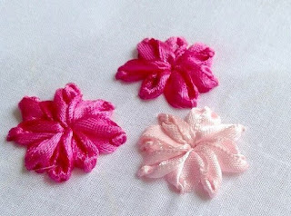 Thêu mũi Lazy daisy bằng dây ruy băng - Hình 2