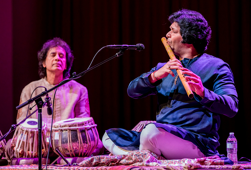 la cueva boreal Zakir Hussain y Rakesh Chaurasia en concierto