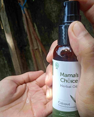 tekstur minyak pijat mamas choice herbal oil