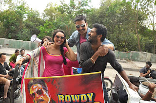  'Rowdy Rathore's Promotional rickshaw race
