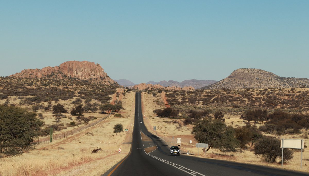 Вшестером по Намибии на джипах в пандемию