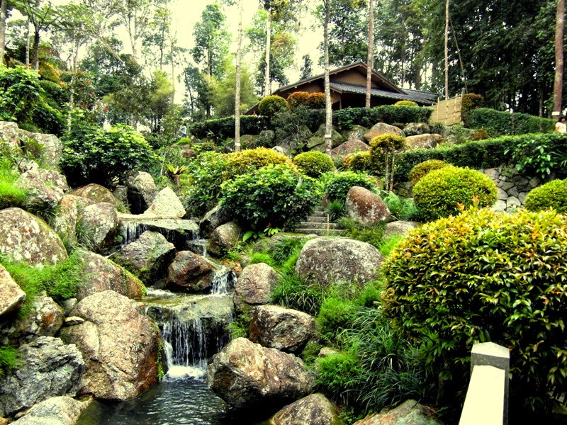  Taman  Jepun  di Japanese Village Berjaya Hills Resort 