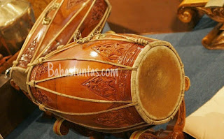 Alat musik tradisional Banten yang biasa digunakan umum adalah Dogdog Lojor, Rampak Bedug, Gendang Banten, Angklung Buhun, Lesung