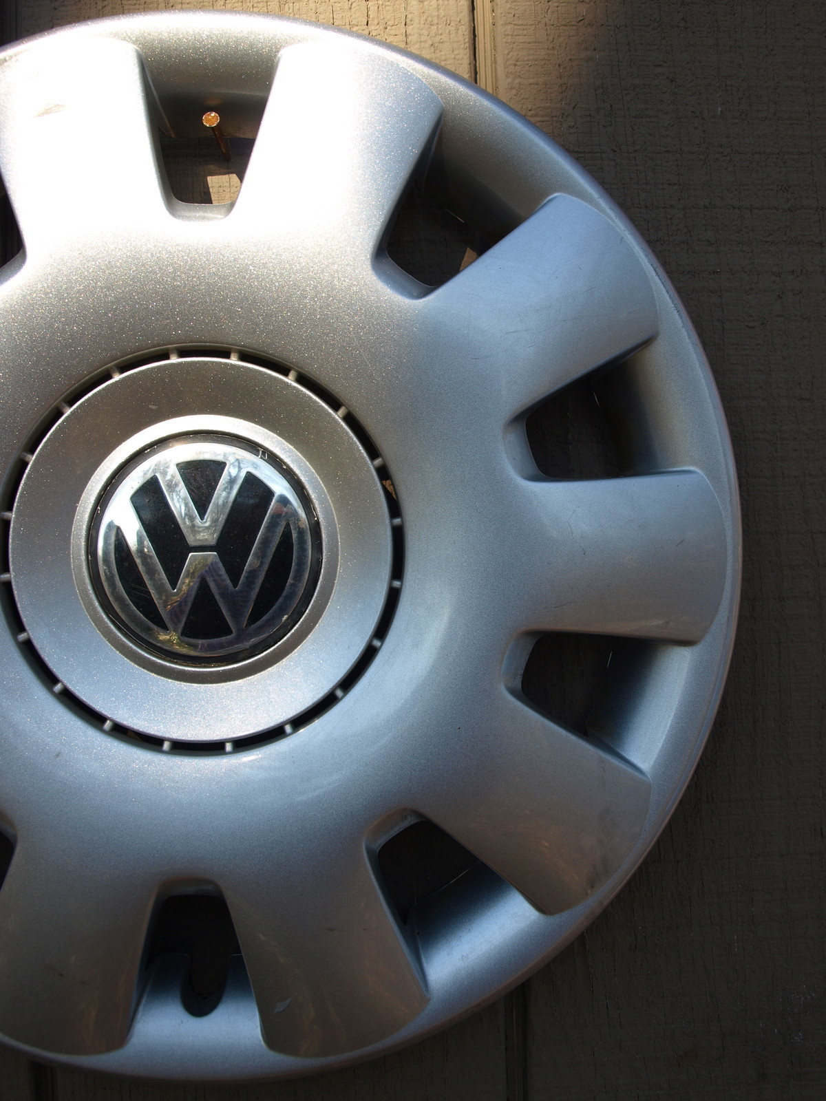 FLECHAS, S.A. Volkswagen VW Golf and/or Jetta hubcap 20012011 fits 15