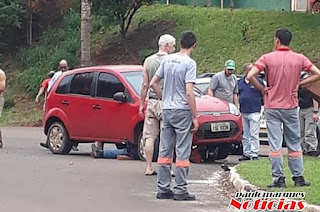 Motociclista fica embaixo de carro após colisão em trevo de Augusto Pestana