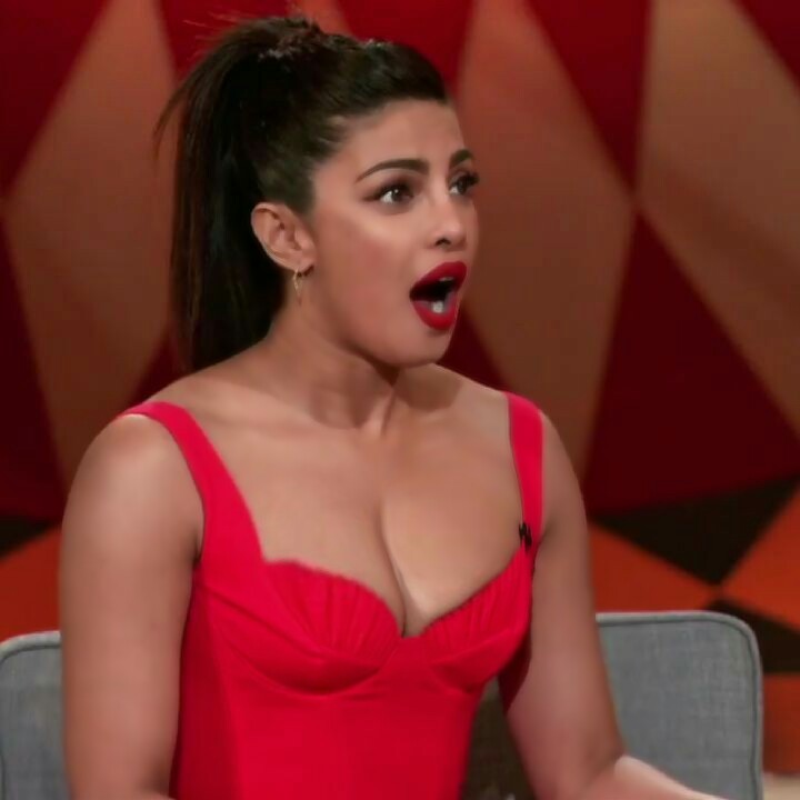 Priyanka chopra hot cleavage