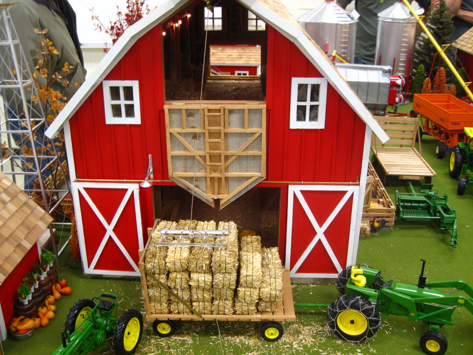 Zac's Tractors 2010 National Farm Toy Show Pictures