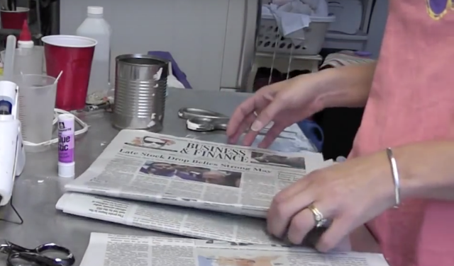 Learn how to make a newspaper pencil holder! | newspaper | newspaper crafts | pencil holder | how to make | diy | crafts #diy #FathersDaygift #Fathersday #kidscrafts #forkids #crafts