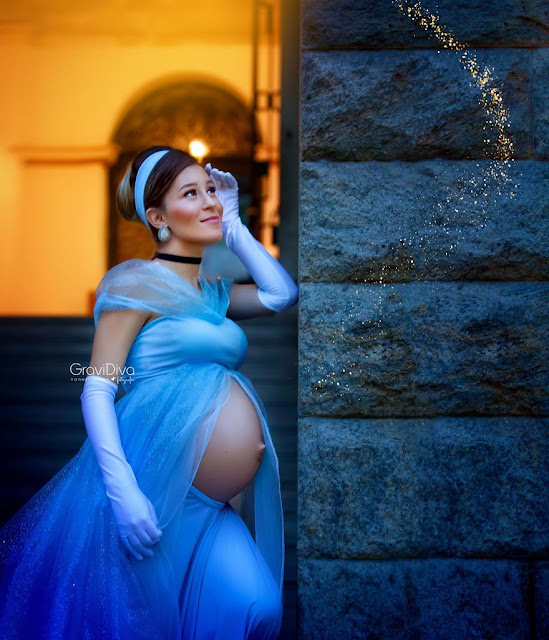The Brazilian self-taught photographer Vanessa Firme just helps pregnant women in this - arranges photo shoots, turning girls into Disney princesses.