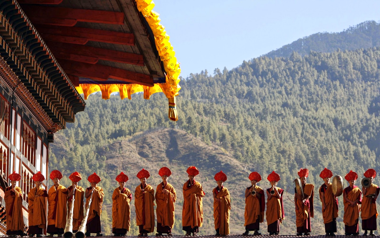 Бутан счастье. Королевство бутан. Бутан королевство счастья. Королевство бутан Министерство счастья. Бутан Гималаи.