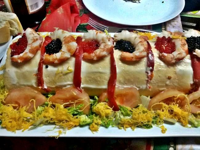 Brazo de gitano relleno de atún y gambas