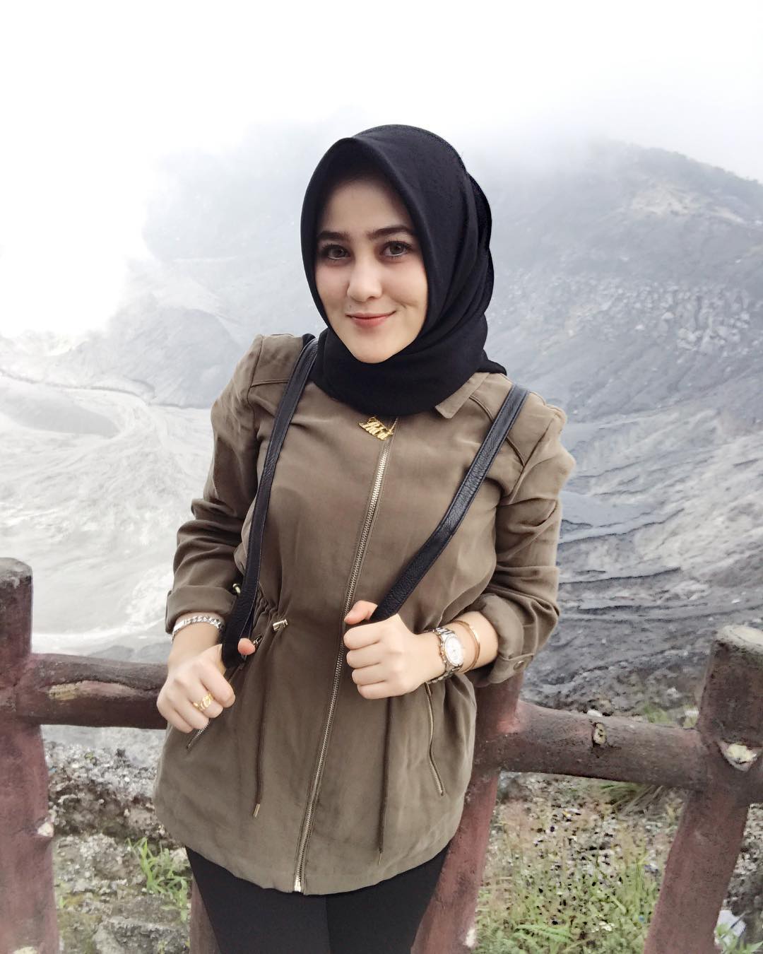 Foto Cewek Aceh Sangat Genit - TANTE ARA