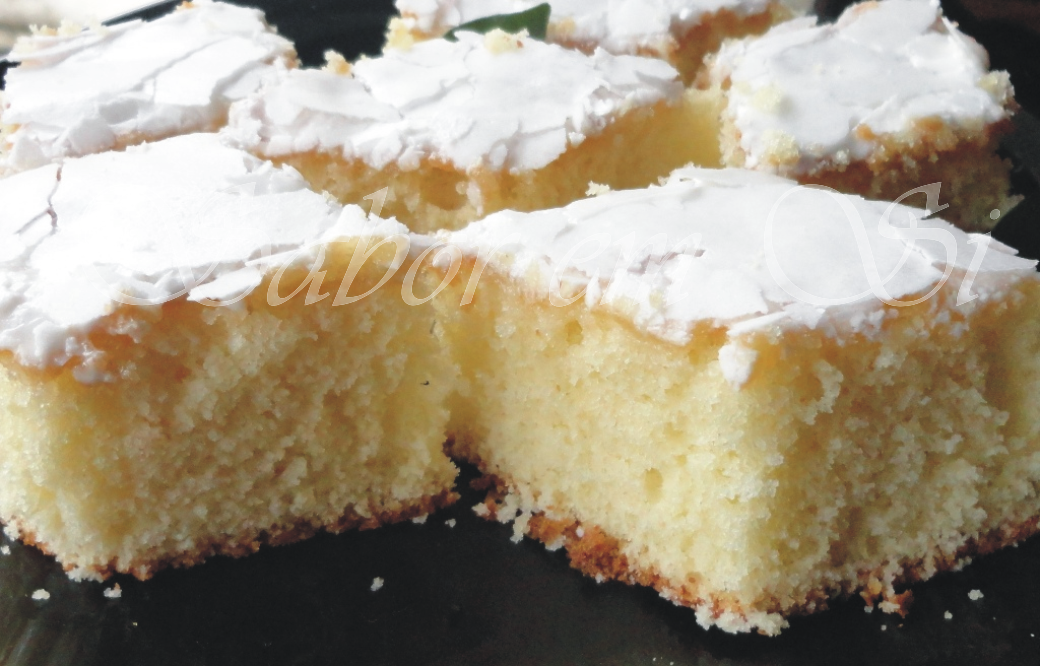 Bolo de Limão com cobertura Marmoreada