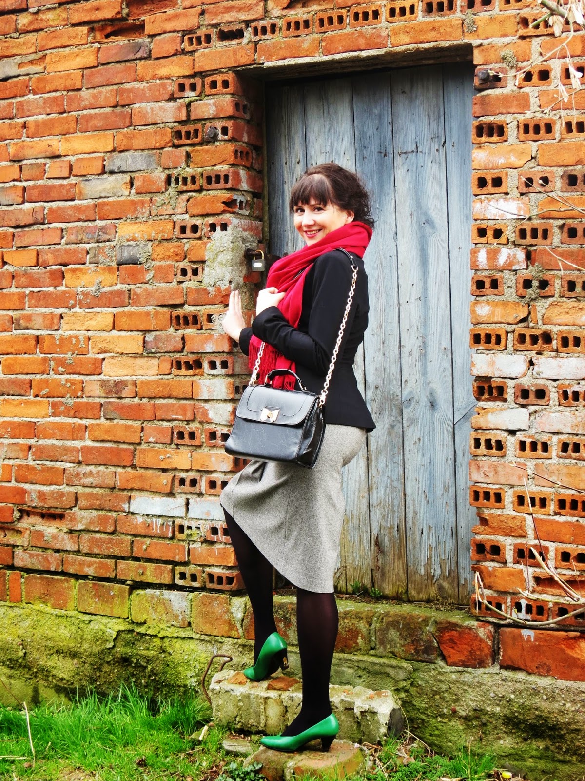 fashion tights skirt dress heels HOW TO CHOOSE THE RIGHT DENIER FOR