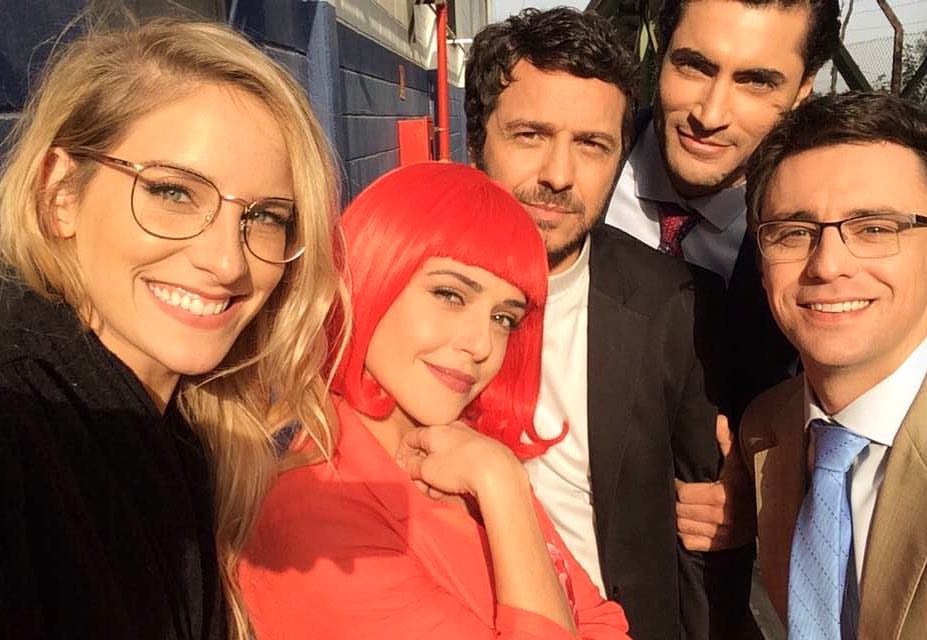 Carinha de Anjo Elenco faz selfie nos bastidores da novela Carinha de Anjo Elenco faz selfie nos bastidores da novela