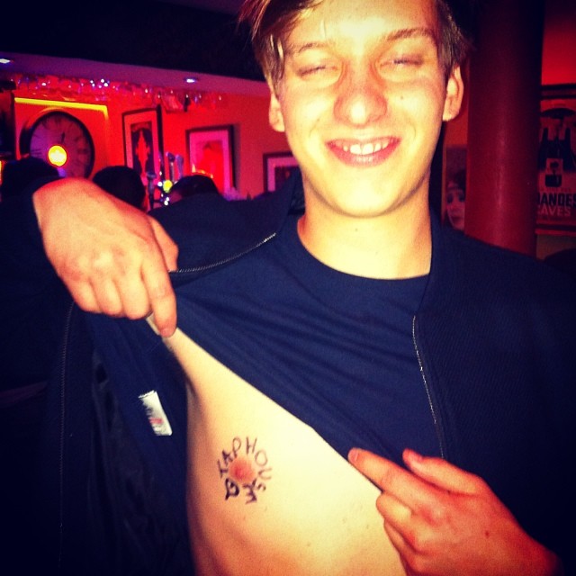The Stars Come Out To Play George Ezra Partial Shirtless Twitter Pic