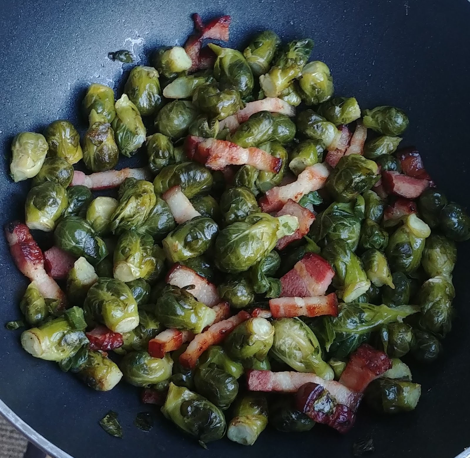 CouvedeBruxelas salteadas com bacon