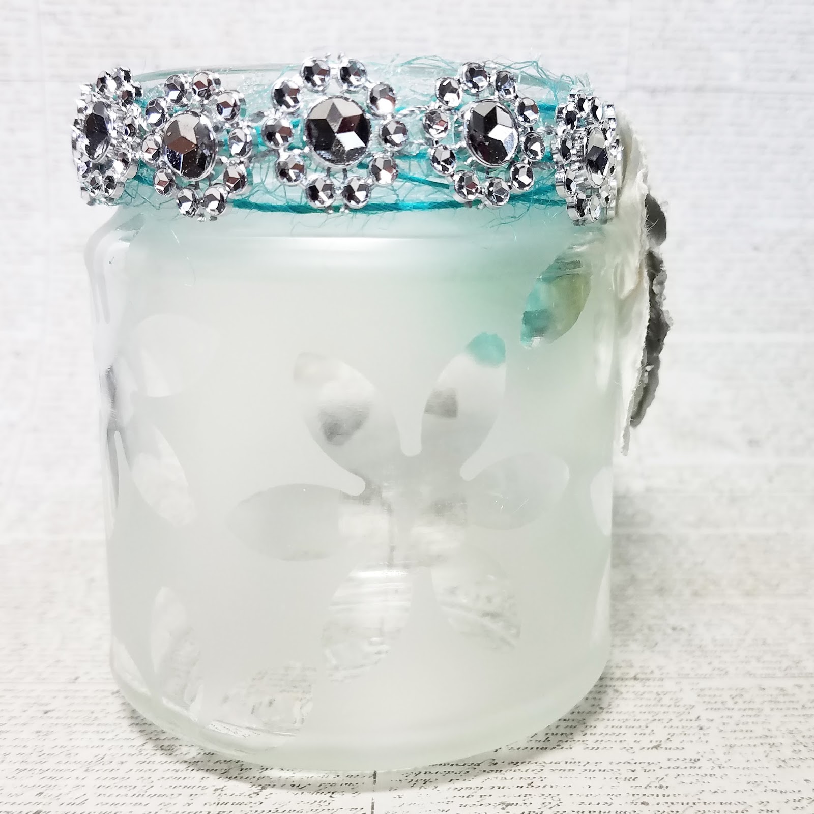 Erin Reed Makes Best Way to Store Glue In a Pretty Jar!