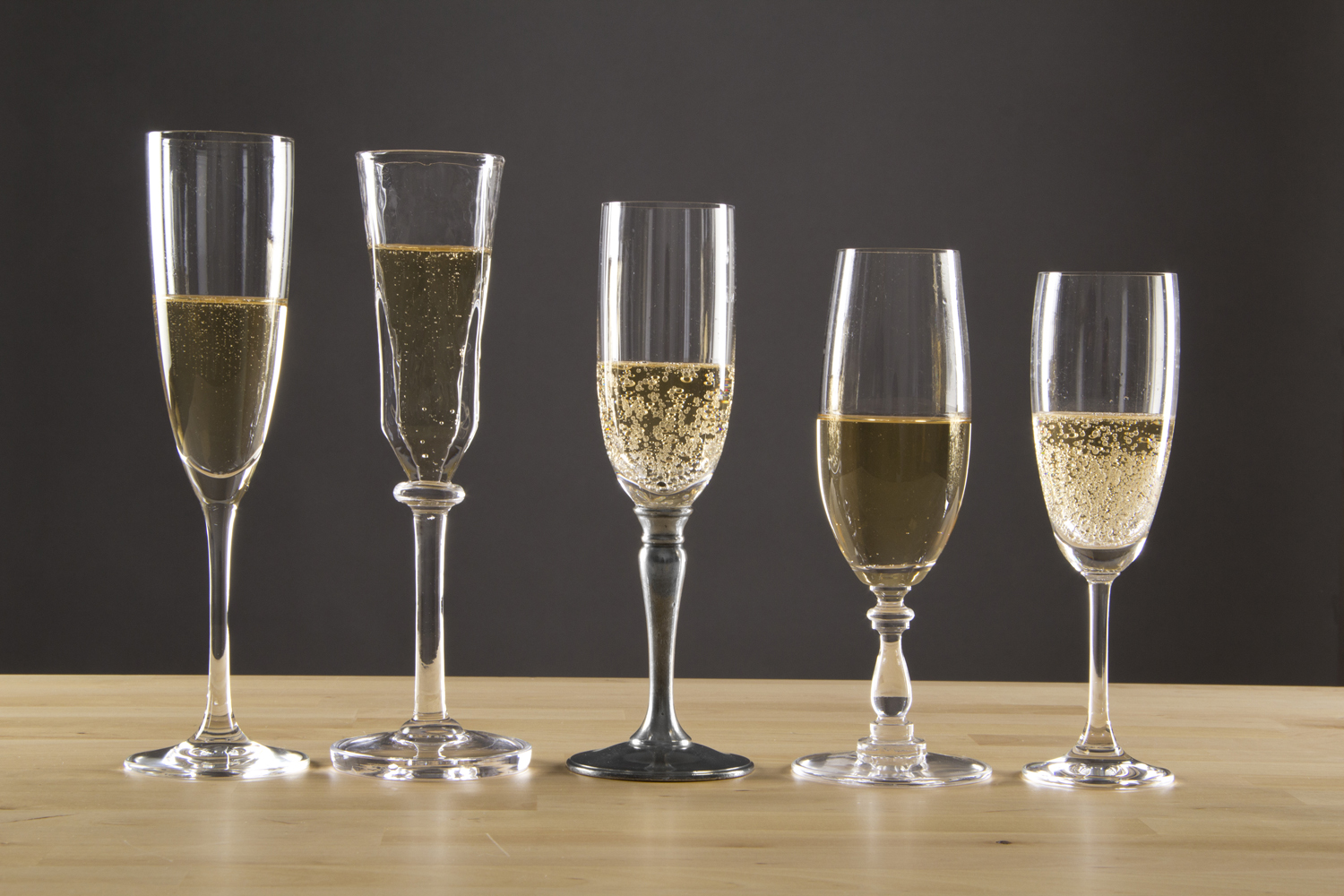 Clase, elegancia y distinción EL PROTOCOLO DEL CHAMPAGNE Clase, elegancia y distinción EL PROTOCOLO DEL CHAMPAGNE