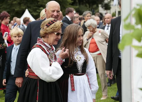 Crown Princess Mette-Marit, Crown Prince Haakon, Princess Ingrid Alxeandra, Prince Sverre Magnus and Princess Astrid