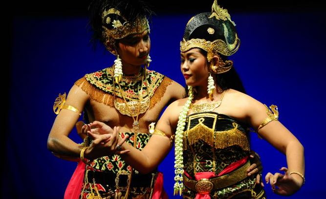 50 Contoh Tari Berpasangan Asal Indonesia Beserta Daerah Asalnya Mediasiana Com Media Pembelajaran Masakini