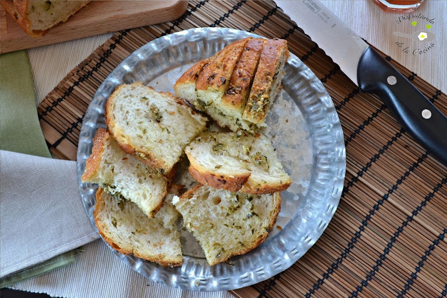 PAN DE AJO CASERO
