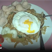 Main dan Makan di Warung Bakmi Surabaya Putra Kelana