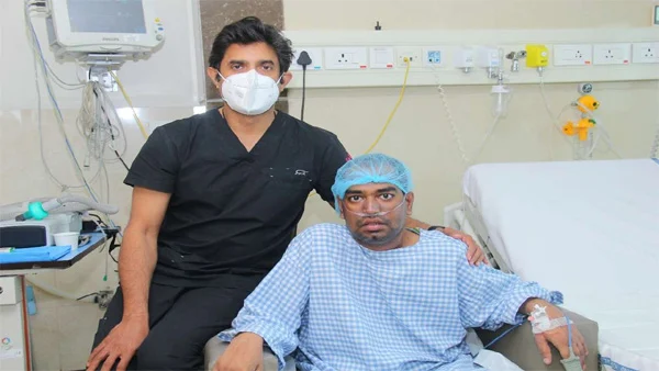 Hyderabad doctors perform India's first double lung transplant on COVID patient from Chandigarh,Mumbai, Health, Health and Fitness, hospital, Treatment, Patient, Doctor, National, News