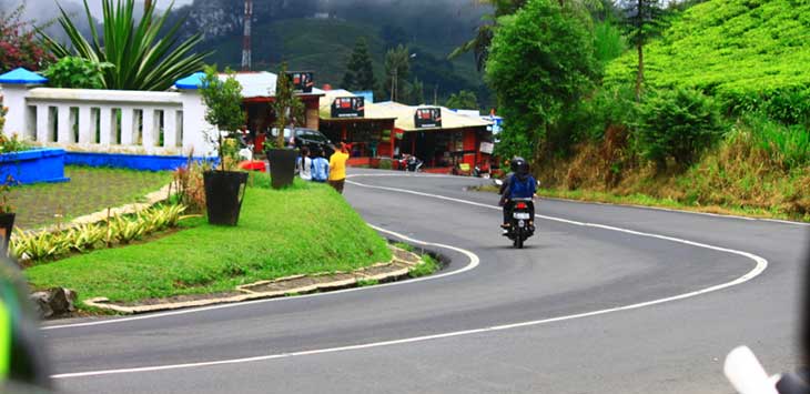 Diguyur Hujan Puncak Bogor Sepi Pengunjung ~ ENTER BOGOR