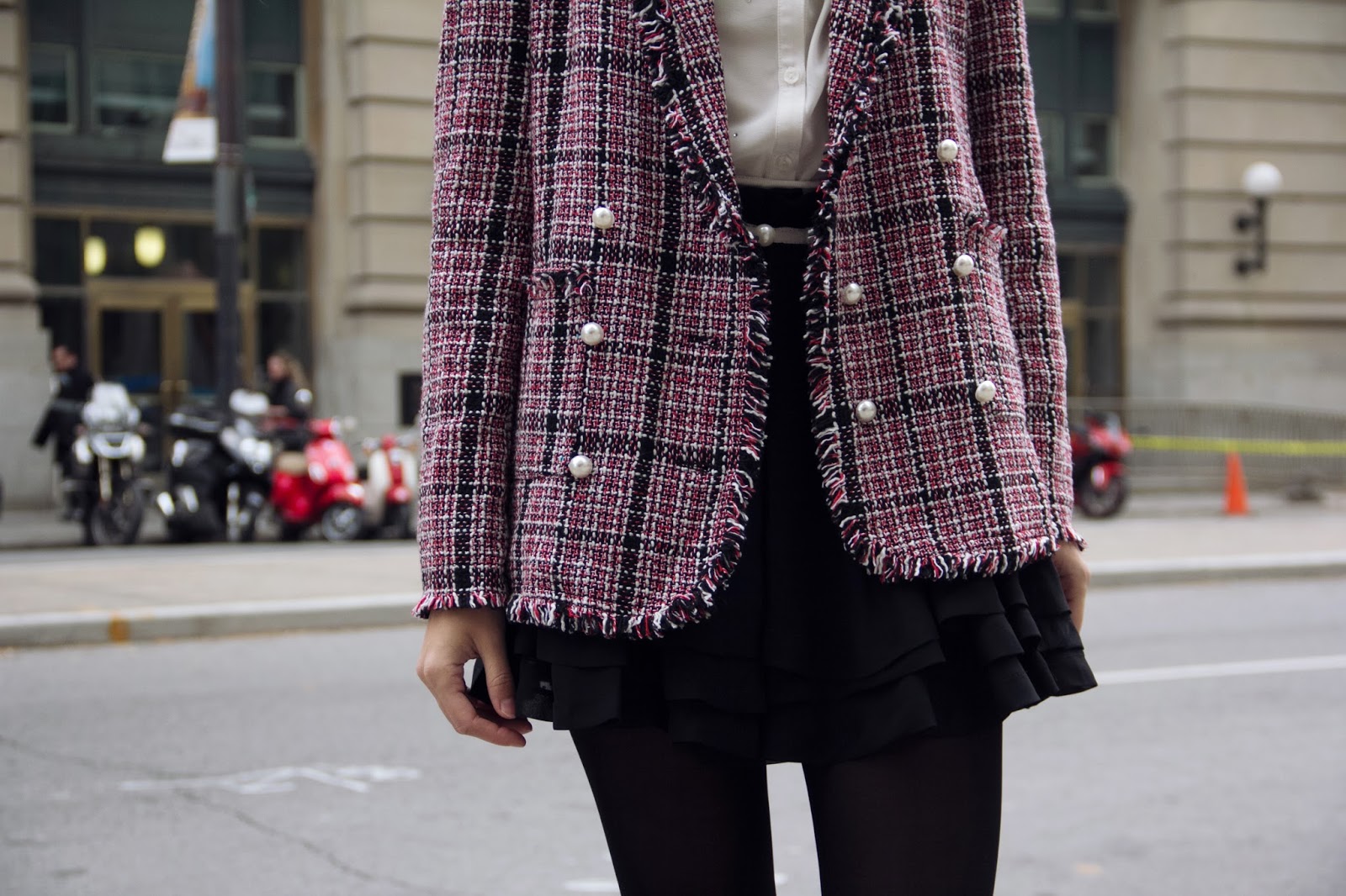 Tweed and Pearls | Carolina Pinglo