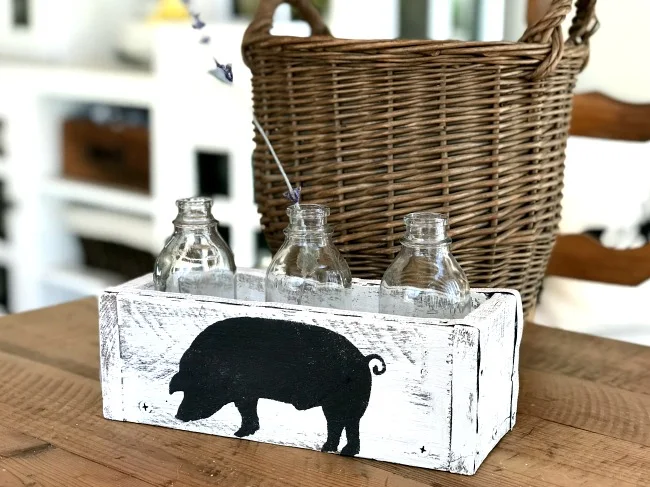 DIY Bud Vase with farmhouse pig stencil