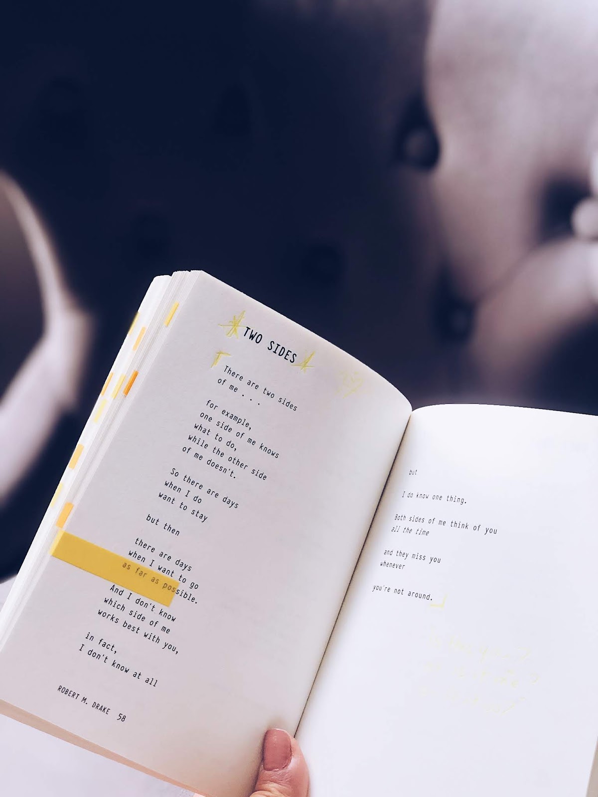 Opportunistic Reader RESEÑA Empty bottles full of stories by Robert