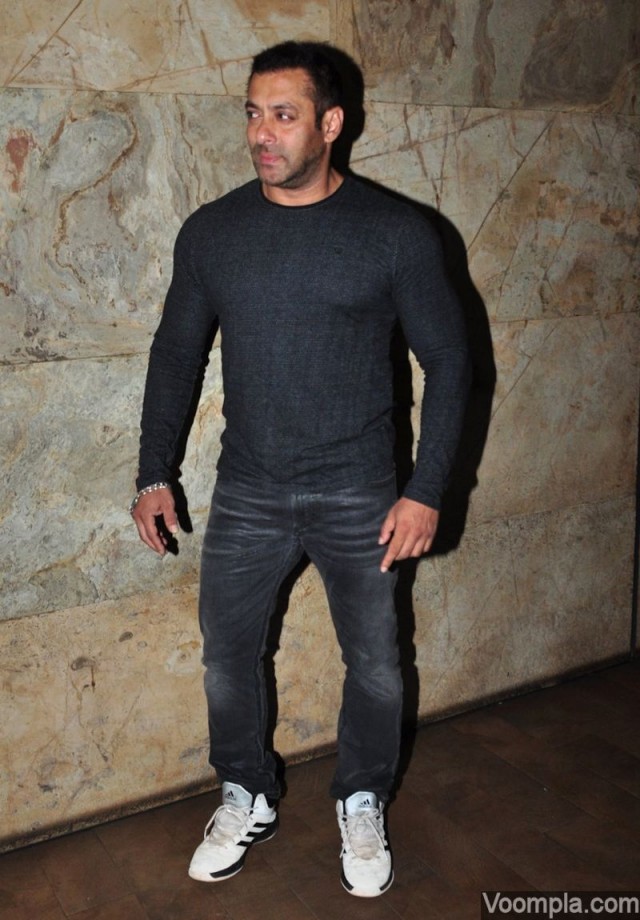 Indian Bollywood Star Salman Khan Images Latest Photos Hd Wallpapers