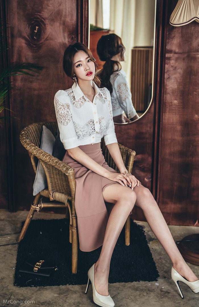 Beautiful Park Jung Yoon in the April 2017 fashion photo album (629 photos) photo 24-17