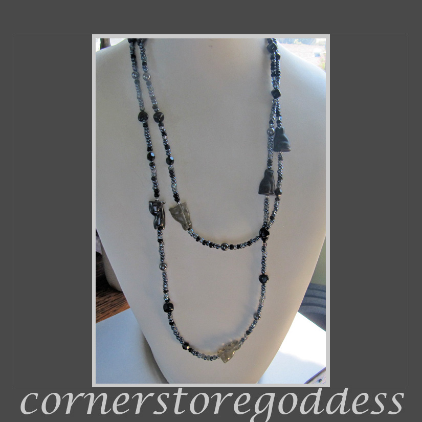 the-charmed-life-famous-black-cats-in-history