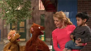 Gina, Marco, Baby Bear, Curly Bear, Sesame Street Episode 4416 Baby Bear's New Sitter season 44